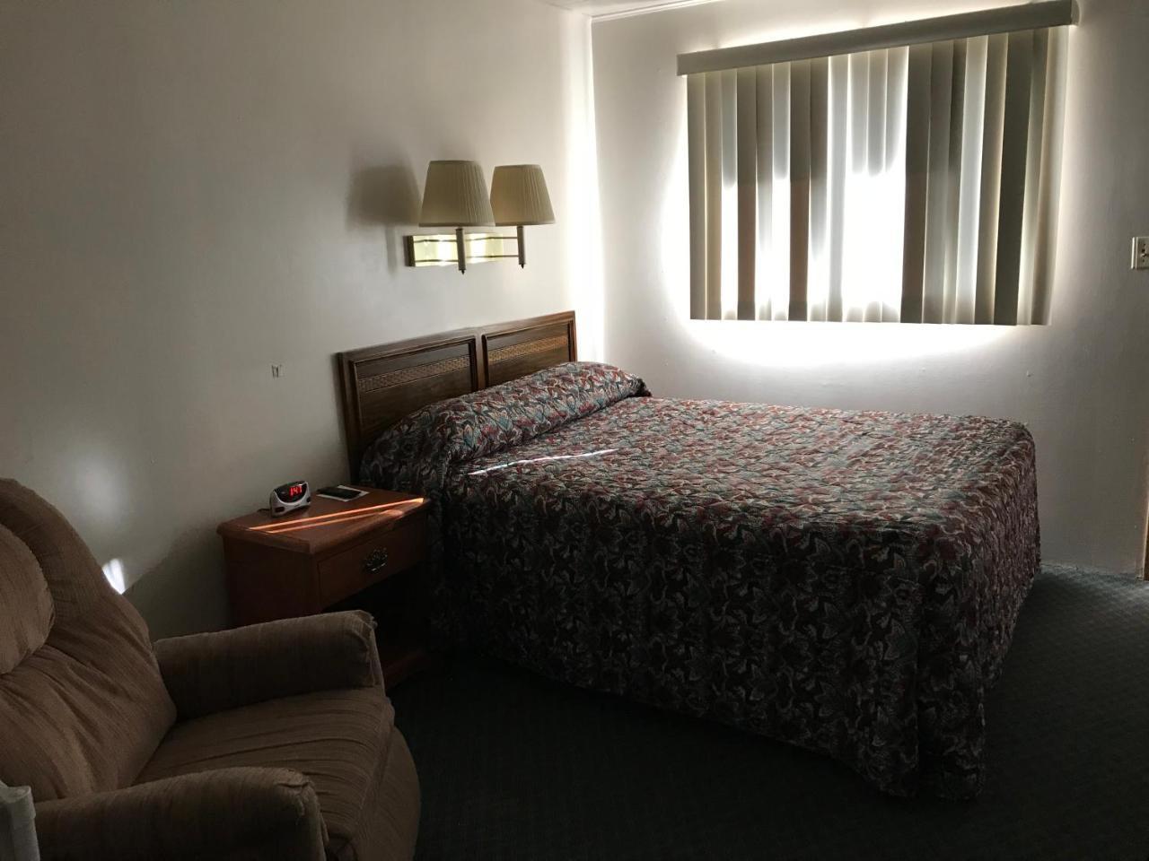 שדרון Motel Grand מראה חיצוני תמונה