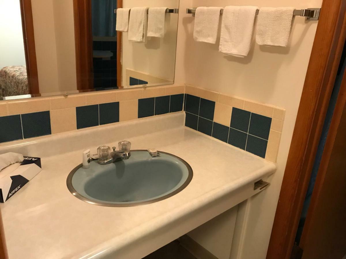 שדרון Motel Grand מראה חיצוני תמונה