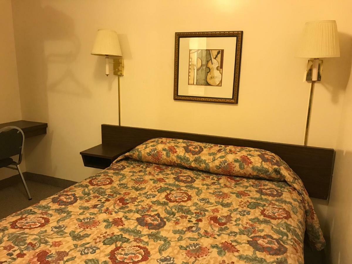 שדרון Motel Grand מראה חיצוני תמונה