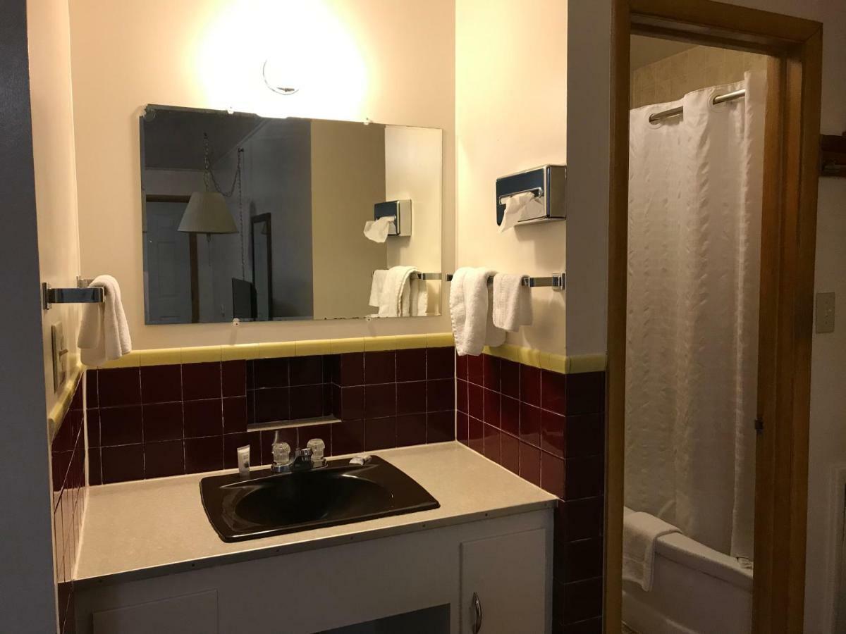 שדרון Motel Grand מראה חיצוני תמונה