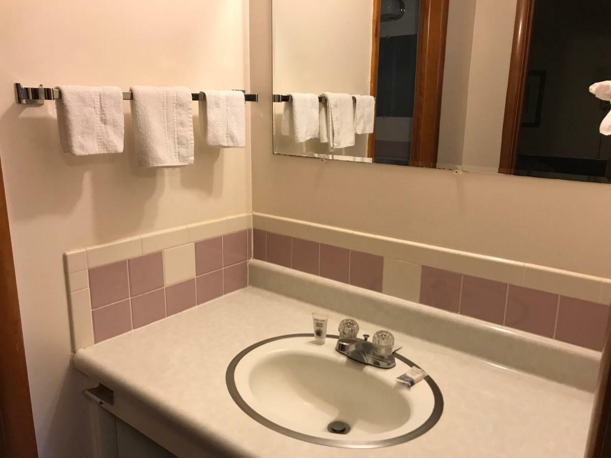 שדרון Motel Grand מראה חיצוני תמונה