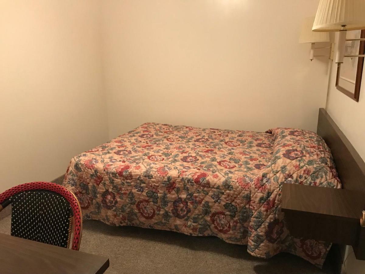 שדרון Motel Grand מראה חיצוני תמונה