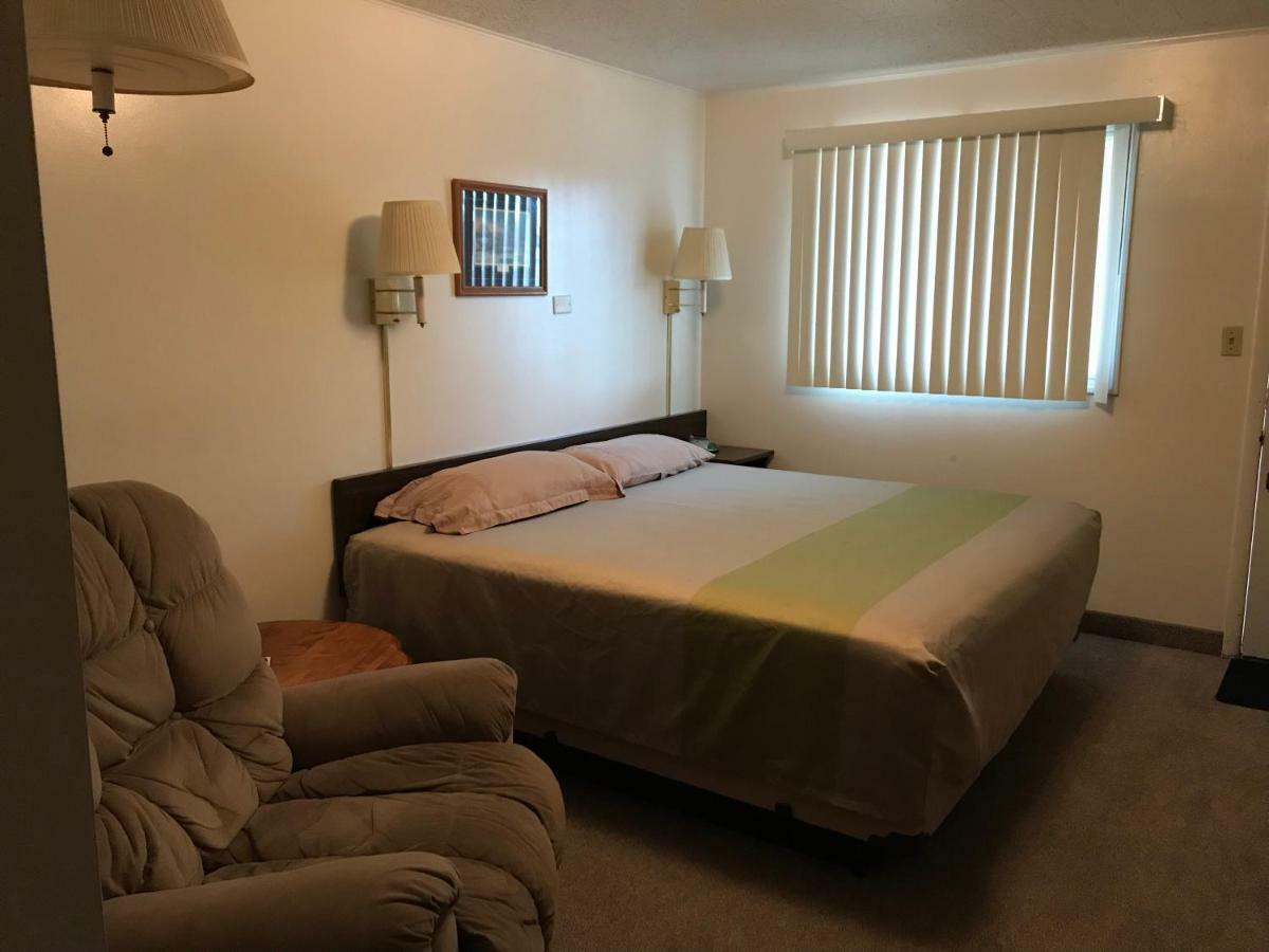 שדרון Motel Grand מראה חיצוני תמונה