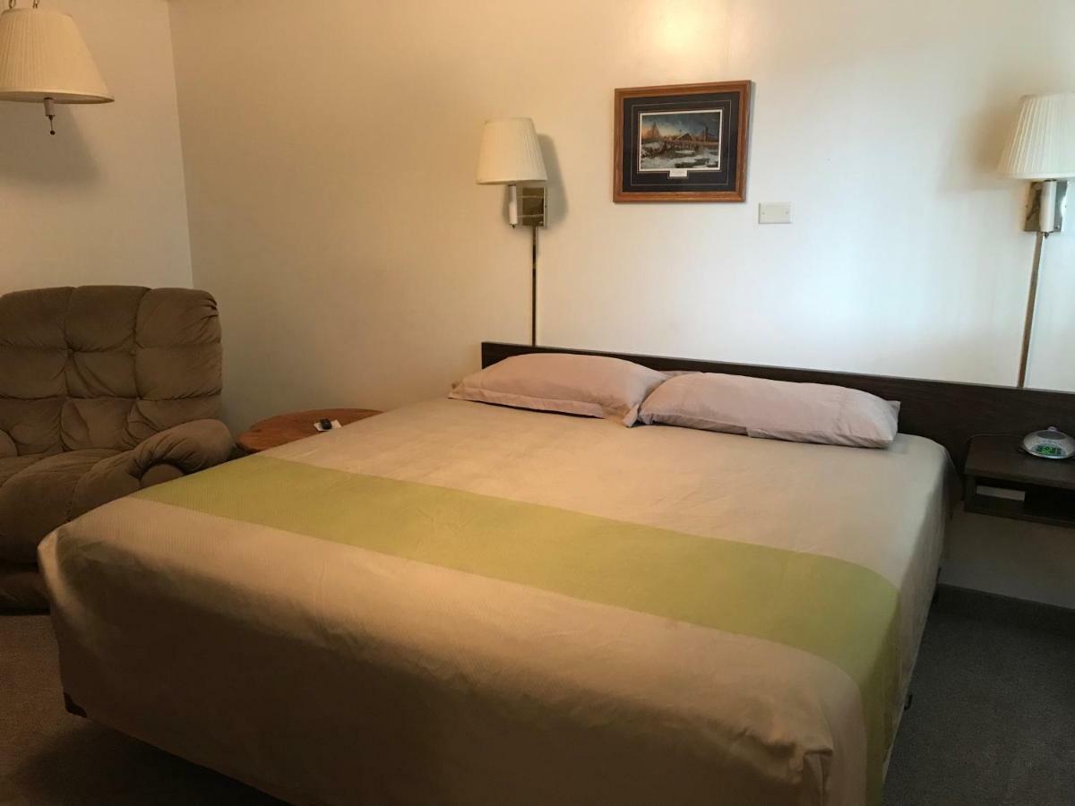 שדרון Motel Grand מראה חיצוני תמונה