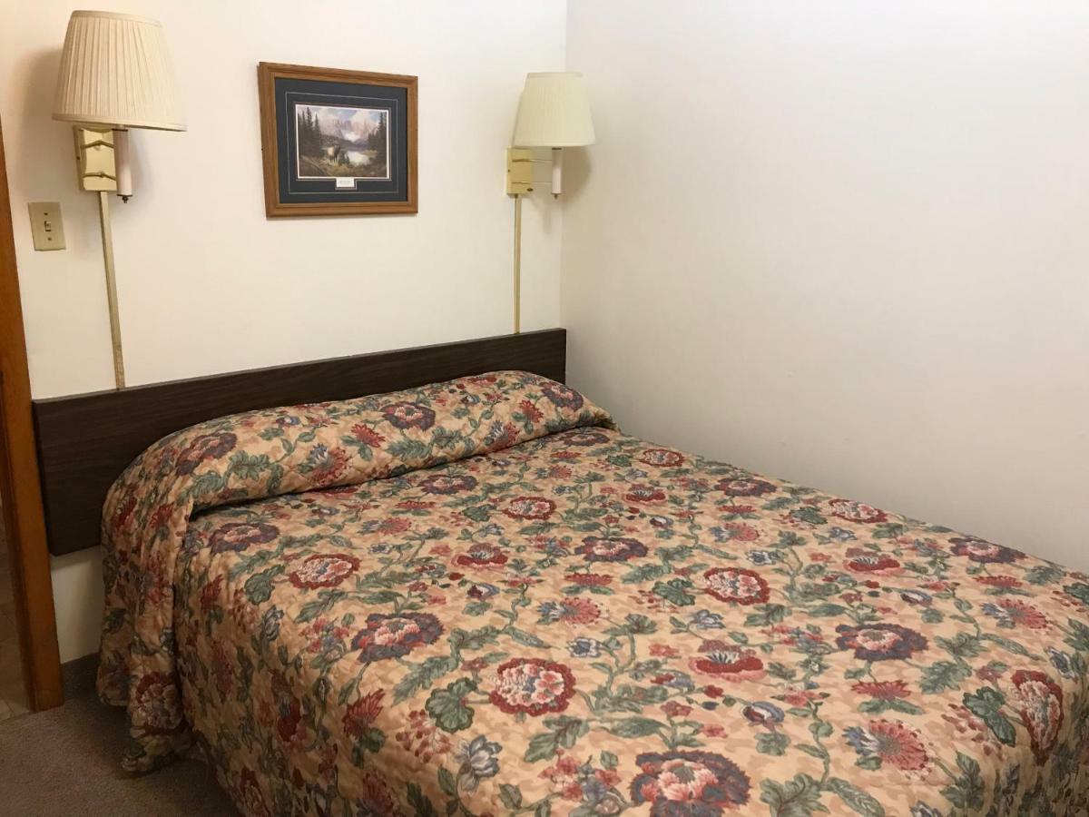 שדרון Motel Grand מראה חיצוני תמונה