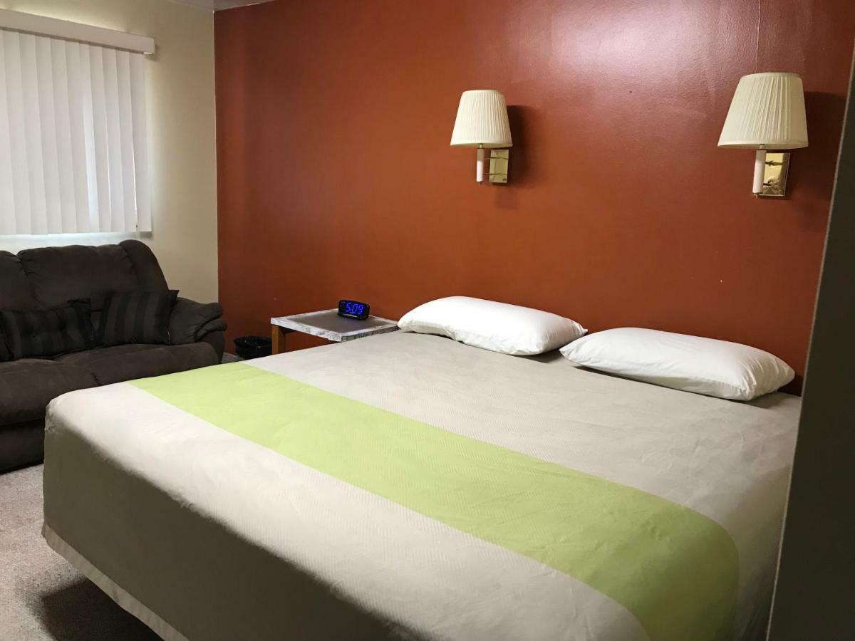 שדרון Motel Grand מראה חיצוני תמונה